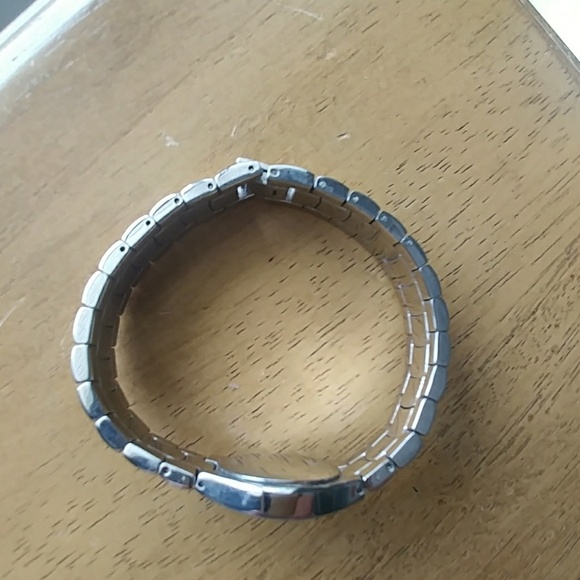 Ladies Bulova watch - Picture 4 of 4